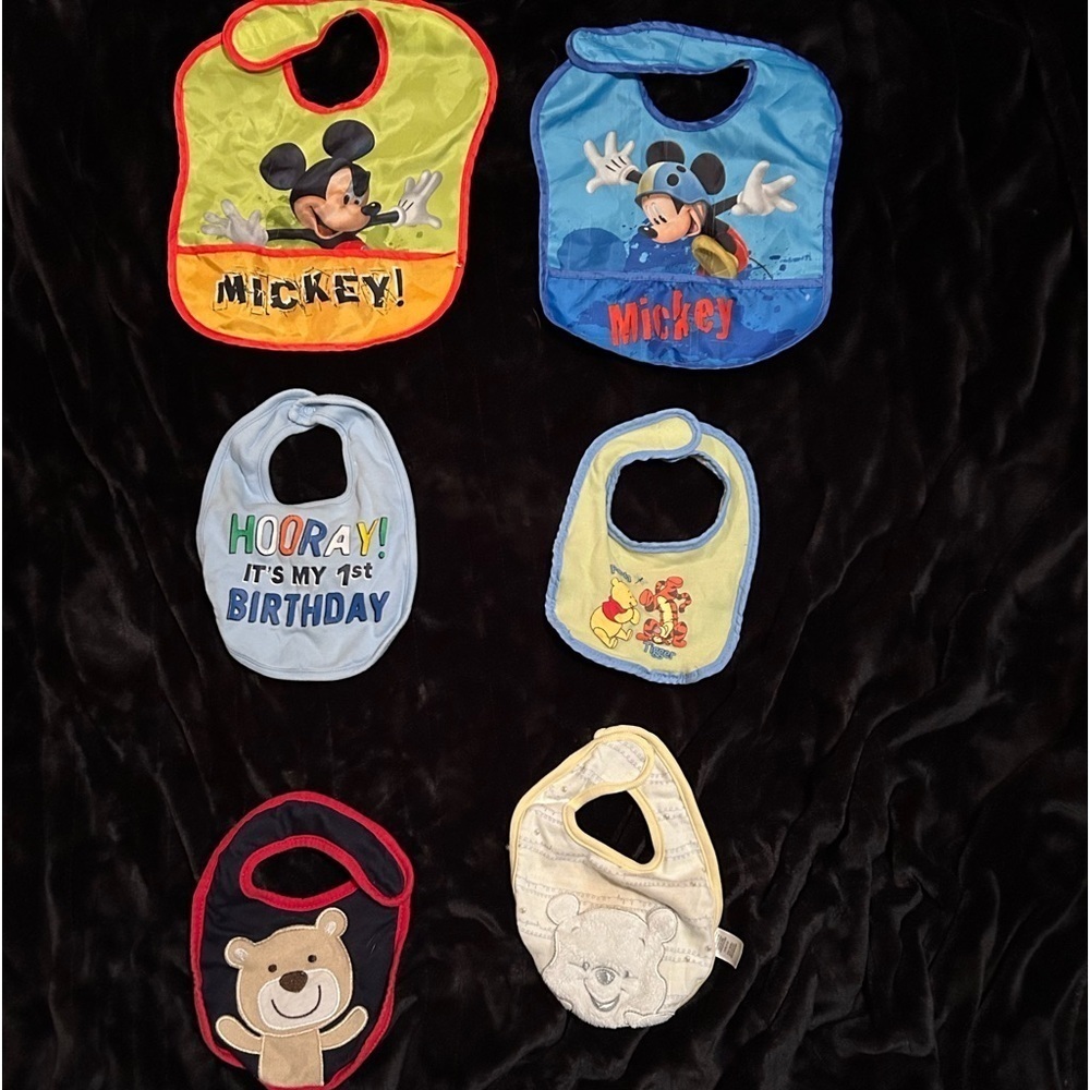 6 Baby Bibs Mickey Mouse, Winnie the Pooh, Carters